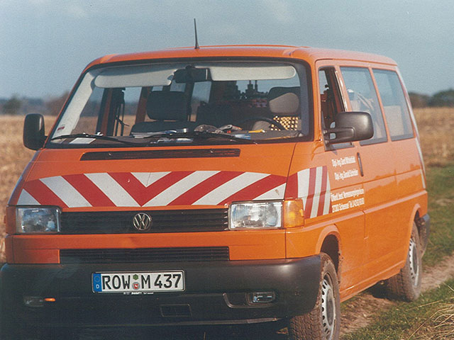 1987 02